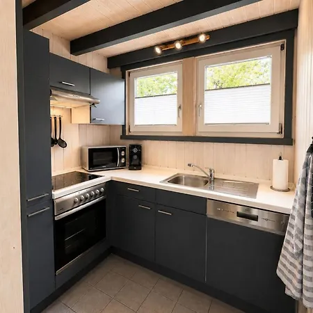 Skandinavisches Mit Privatsauna Im Hafendorf Mueritz Holiday home