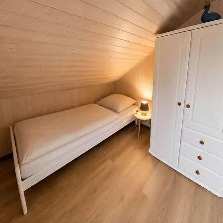Skandinavisches Mit Privatsauna Im Hafendorf Mueritz Holiday home